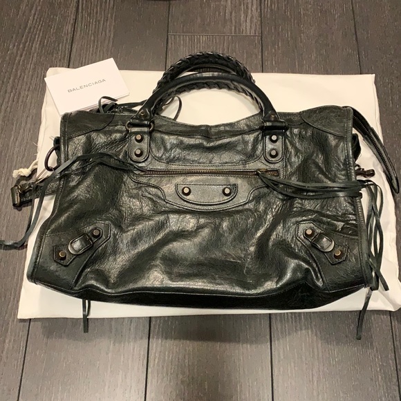 Balenciaga Handbags - Last drop 💰 Balenciaga Classic City bag in Black